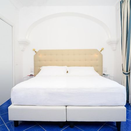 מלון מרינה די קמרוטה La Casa Di Paolo Casa Di Charme מראה חיצוני תמונה