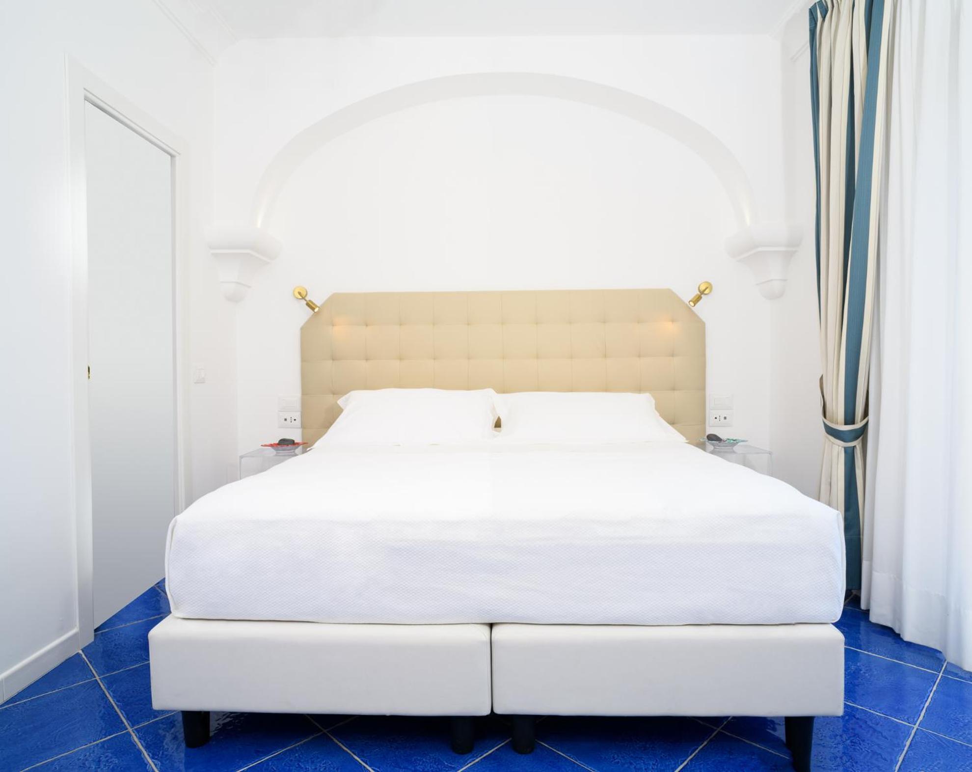 מלון מרינה די קמרוטה La Casa Di Paolo Casa Di Charme מראה חיצוני תמונה